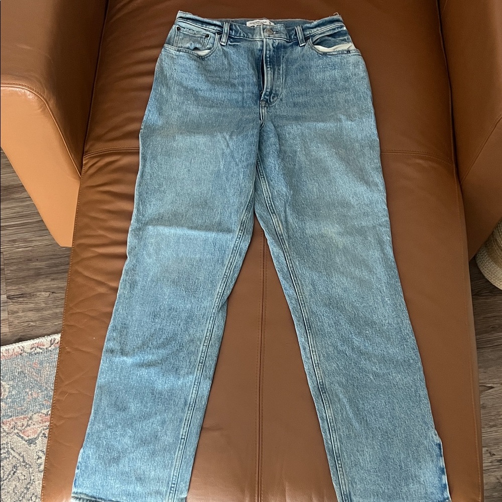 Abercrombie & Fitch Light Blue “The 90’s Straight Ultra High Rise- Curve Love”